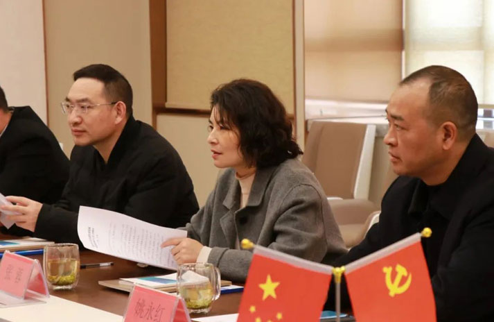 恩施州總工會(huì)黨組書記、主席張蓉到長(zhǎng)鑫集團(tuán)調(diào)研